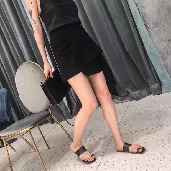 Asymmetric Black Mini Skirt - Picture 6 of 6